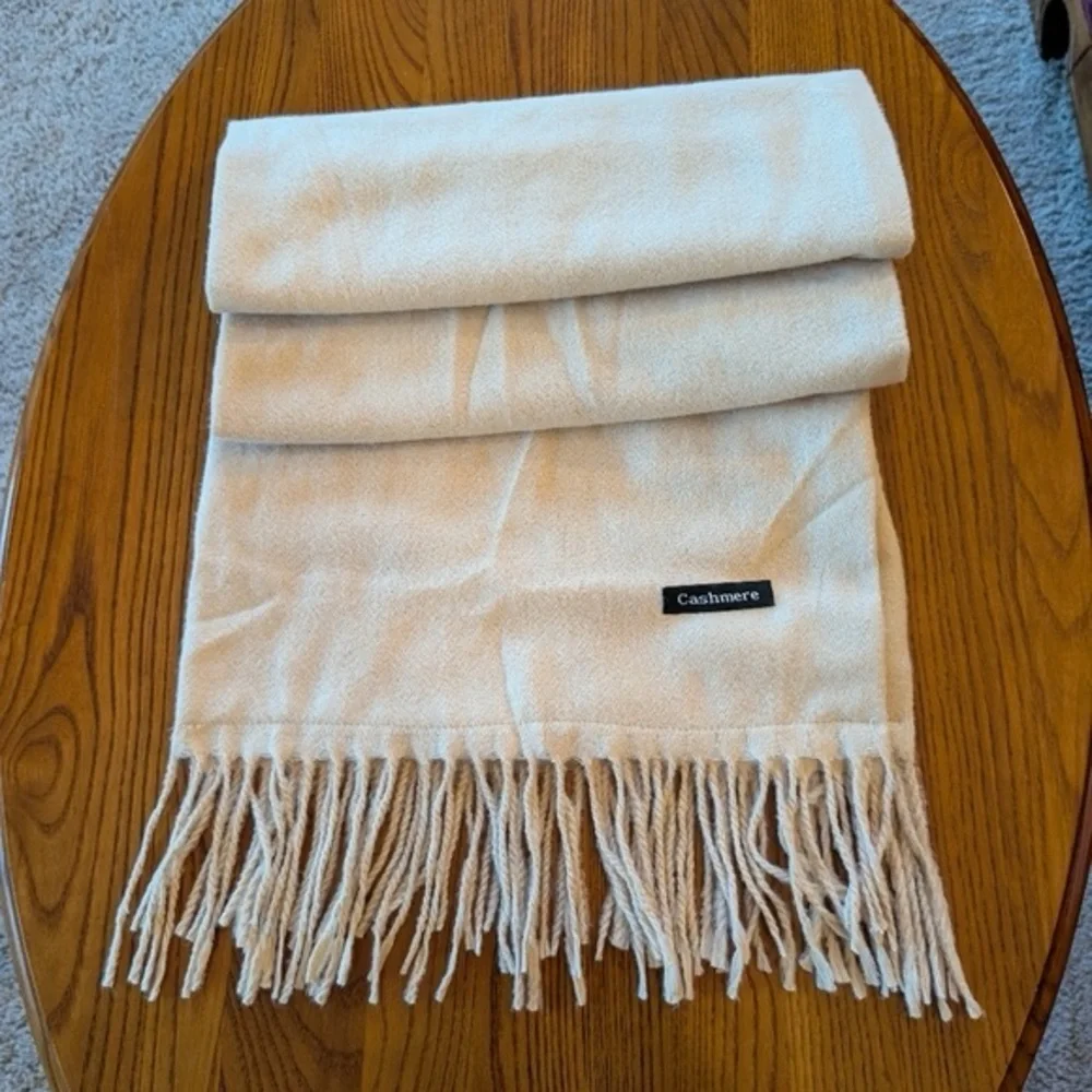 Cashmere Elegant Beige Wrap with Fringe